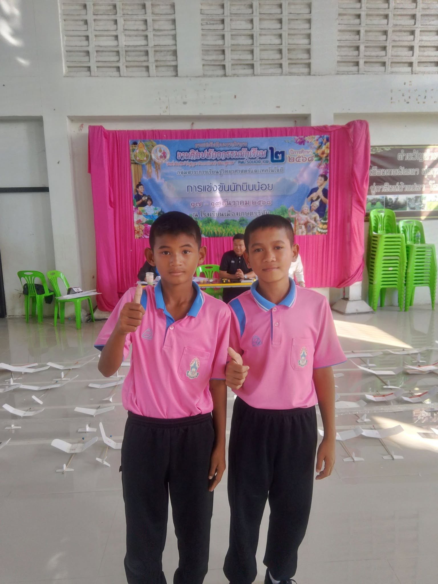 โรงเรียนบ้านหนองคูณ ขอแสดงความยินดีกับ เด็กชายพลายุ นามประมา นักเรียนชั้นประถมศึกษาปีที่ 5 เด็กชายพุทธิพัชร อันโน นักเรียนชั้นประถมศึกษาปีที่ 6 รางวัลเหรียญทอง รองชนะเลิศลำดับที่ 1 กิจกรรมการแข่งขันเครื่องร่อน ประเภทร่อนนานยิงยาง ระดับชั้นประถมศึกษาปีที่ 4-6 ครูผู้ฝึกสอน คุณประสิทธิ์ อันโน คุณครูสุภาณี อันโน #งานศิลปหัตถกรรมนักเรียน_ครั้งที่73