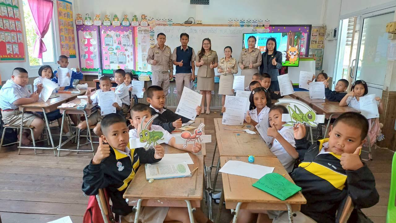 วันที่ 9 กุมภาพันธ์ 2569 การดำเนินการสร้างโรงเรียนชุมชนแห่งการเรียนรู้(SLC : School as Learning Community) ปีงบประมาณ 2569 ครั้งที่ 2 สร้างความมั่นใจในคุณภาพการจัดการศึกษาของโรงเรียนบ้านหนองคูณ. นำโดย ผอ.สรรเสริญ กลิ่นพูน ครูอุลัยพร หินซุย ครูเพชรา โต๊ะสิงห์ และครูสุภาณี อันโนสังเกตการจัดการเรียนรู้วิชาภาษาไทย ชั้นประถมศึกษาปีที่ 2 โดย คุณครูพนิดา เชิงหอม Model Teacher และได้รับเกียรติจากท่าน ผอ.จำเริญ ศรีธร ผอ.ร.ร.บ้านหัวดง ผอ.รัตปราณี บัวทอง ผอ.ร.ร.บ้านดงหมากไฟ ผอ.กาญจนาภา ไชยโย ผอ.ร.ร.บ้านสว่าง และ ผอ.จิตราภรณ์ สามไชย ผอ.ร.ร.บ้านดอนขาม กลุ่มโรงเรียนตำบลศรีสว่าง ศูนย์เครือข่ายที่ 2 โพนทราย เข้าร่วมสังเกตและสะท้อนผลการจัดการเรียนรู้