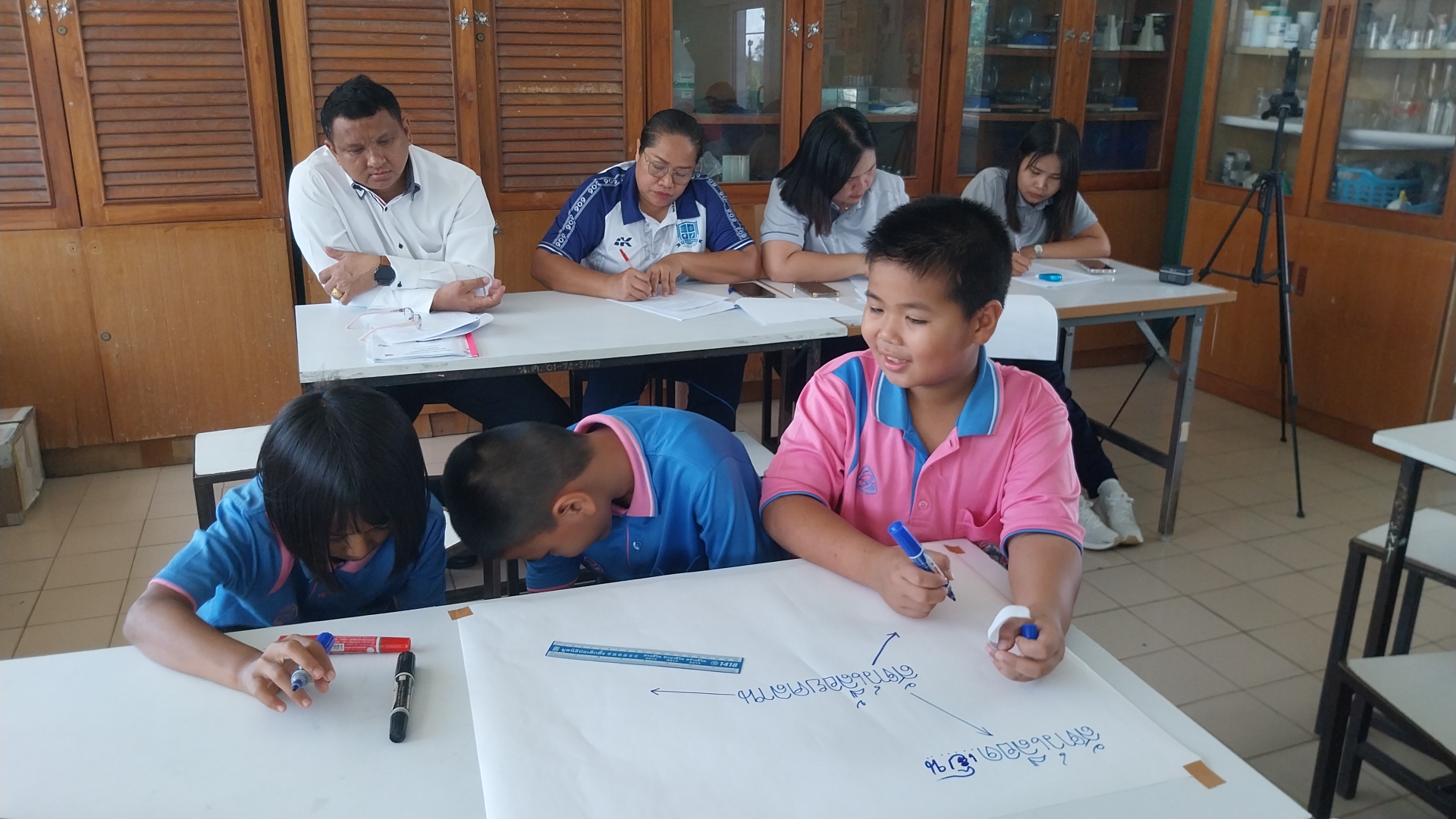 วันที่ 18 มิถุนายน 2569 การดำเนินการสร้างโรงเรียนชุมชนแห่งการเรียนรู้(SLC : School as Learning Community) ปีงบประมาณ 2569 ครั้งที่ 3 สร้างความมั่นใจในคุณภาพการจัดการศึกษาของโรงเรียนบ้านหนองคูณ. นำโดย ผอ.สรรเสริญ กลิ่นพูน ครููอุลัยพร​ หินซุย ครูศิรินภา ภูกลางและครูสุพิศ เดชศรี เข้าสังเกตและสะท้อนผลการจัดการเรียนรู้วิชาวิทยาศาสตร์ ชั้นประถมศึกษาปีที่ 4 สอนโดย คุณครูเพชรา โต๊ะสิงห์ Model Teacher #คุณภาพการจัดการเรียนการสอนในห้องเรียนคือคุณภาพวิชาการ #SLC #เพื่อความเป็นเลิศทางวิชาการ