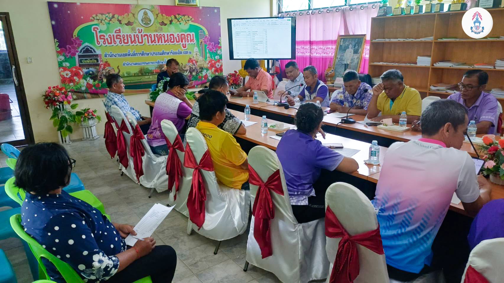วันพุธ ที่ 15 กรกฎาคม 2569 โรงเรียนบ้านหนองคูณ จัดกิจกรรมประชุมคณะกรรมการสถานศึกษา ผู้นำหมู่บ้าน ผู้นำชุมชน เพื่อปรึกษาหารือและแจ้งข้อราชการต่างๆ ในการจัดกิจกรรมต่างๆของโรงเรียน เพื่อยกระดับคุณภาพการศึกษา และกำหนดเป้าหมายแนวทางการดำเนินงานของการจัดกิจกรรมต่างๆ ณ ห้องประชุมโรงเรียนบ้านหนองคูณ